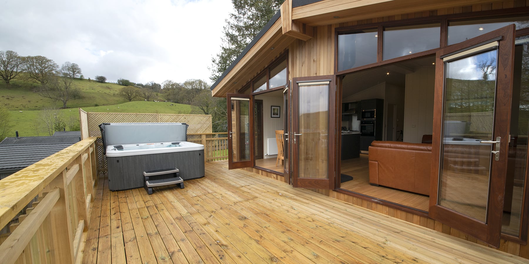 hot tub lodges