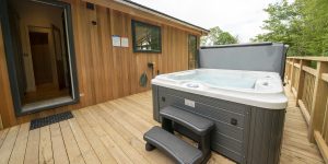 hot tub lodges